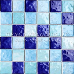 Hullámos 3D csúszásmentes Candy szín kék és fehér kerámia swmming medence csempe üveg mozaik Fürdőszoba porcelán mozaik dekoráció falak